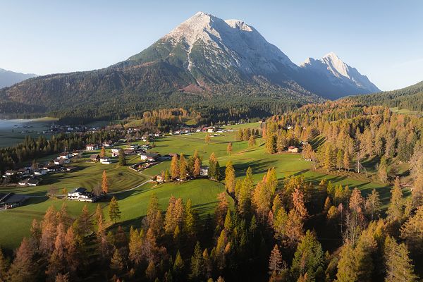 drohnenaufnahme-oberer-wiesenweg-im-herbst-1
