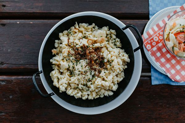 Tyrolean cheese spaetzle (&quot;Käsespätzle&quot;): Simple &amp; Quick