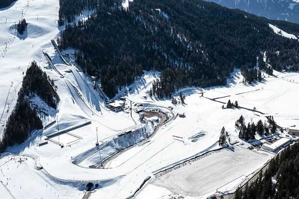Luftaufnahme der WM-Arena und Loipen - Winter - Seefeld (4)