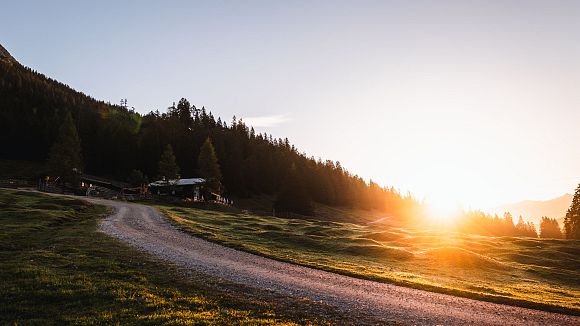 slider-gaistalalm-beim-sonnenaufgang
