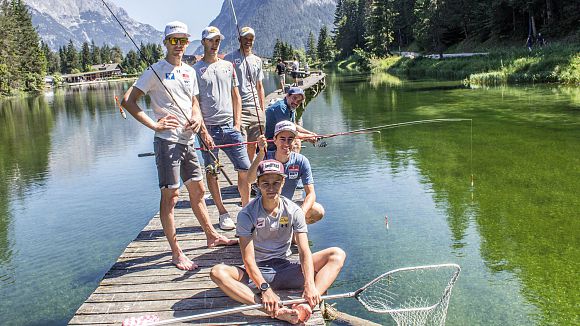 slider-gruppe-am-steg-beim-weidachsee-leutasch