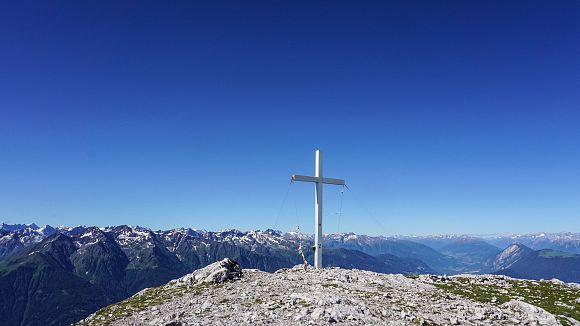 slider-hohe-munde-ostgipfel-mit-gipfelkreuz