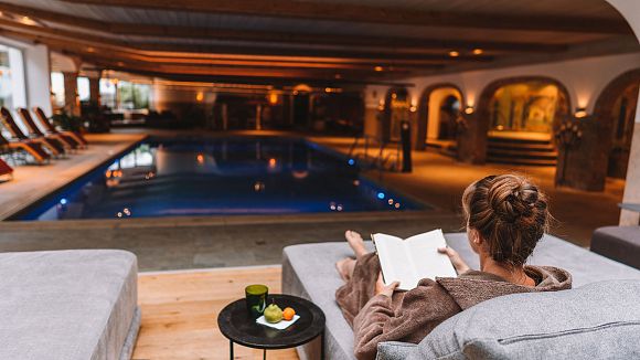 slider-wellness-im-hotel-klosterbraeu-in-seefeld-relaxen-am-pool-2