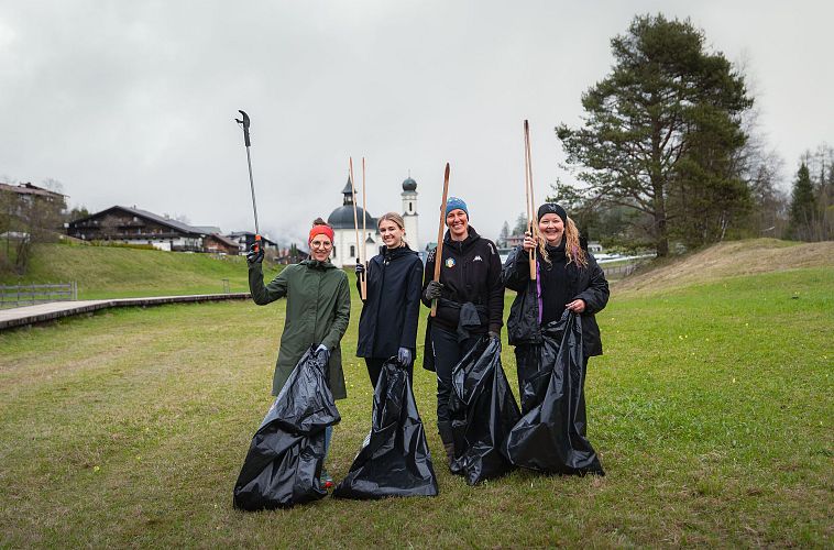 Clean Up Plateau Challenge mit Mitarbeiter_innen den TVB Region Seefeld