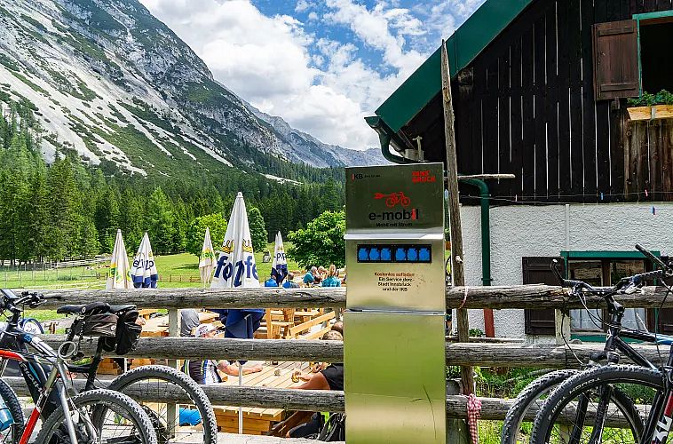 e-bike-ladestation-bei-der-moeslalm-in-scharnitz-3