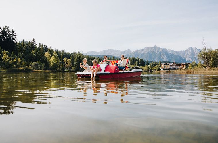 Familienurlaub in der Region Seefeld - Tretbootfahren auf dem Wildsee in Seefeld (1)