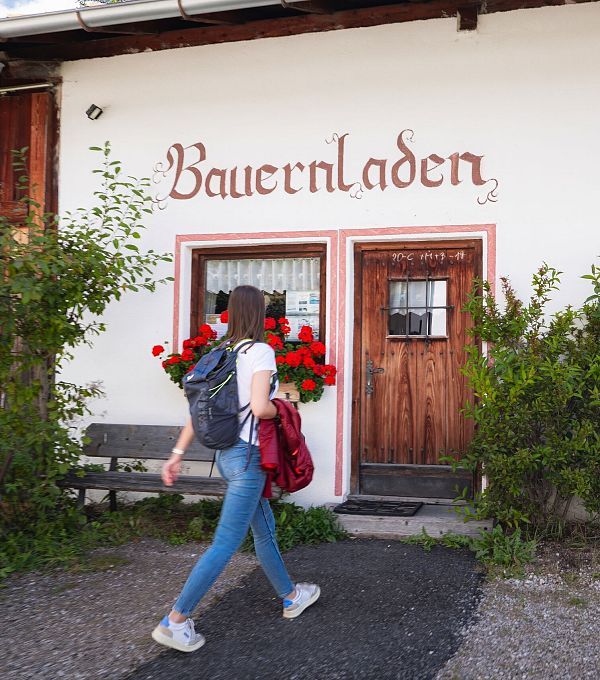 hofladenrunde-leutasch-leutascher-bauernladen-eingang-1-1