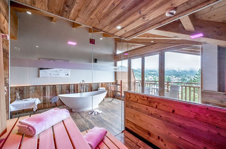 Lärchenhof Sauna mit Wanne