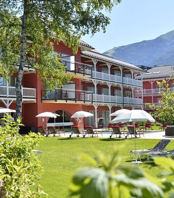 Liegewiese im Das Hotel Eden - Garten Eden SPA