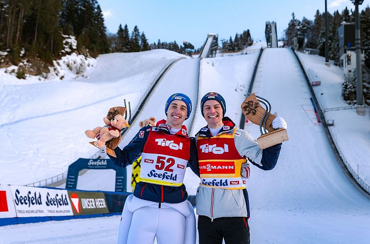 Nordic Combined Triple 2026 - Stefan Rettenegger (l.) und Johannes Lamparter sorgten für einen Österreichischen Doppelsieg am 1. Triple-Tag