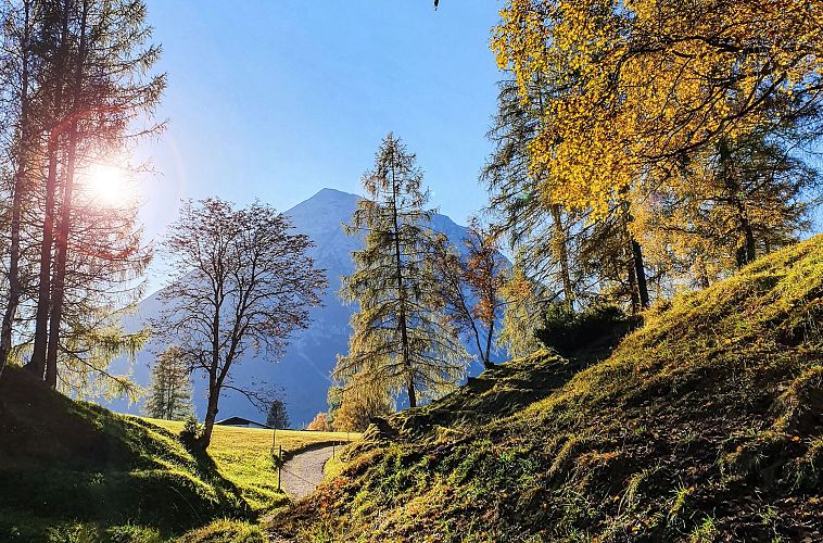 oberer-wiesenweg-im-herbst-leutasch-2