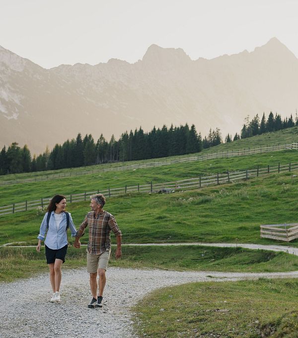 paar-auf-wanderung-in-der-region-seefeld-gaistal-leutasch-13