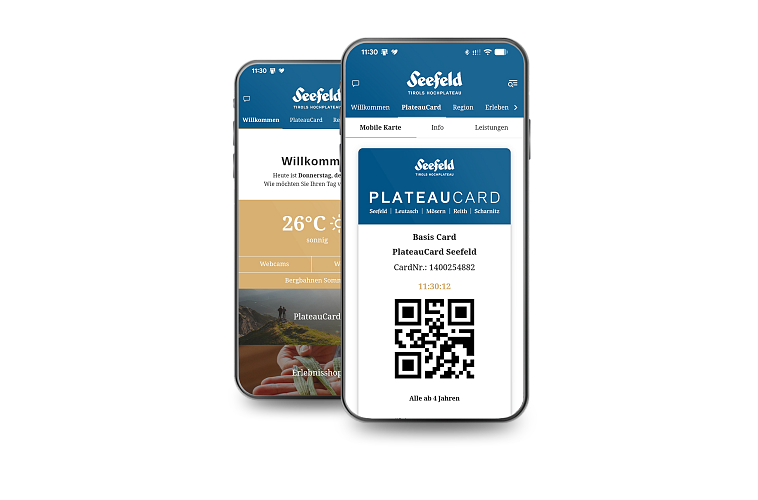 Zwei Smartphones zeigen die Seefeld-Website und eine digitale Plateau Card mit QR-Code.