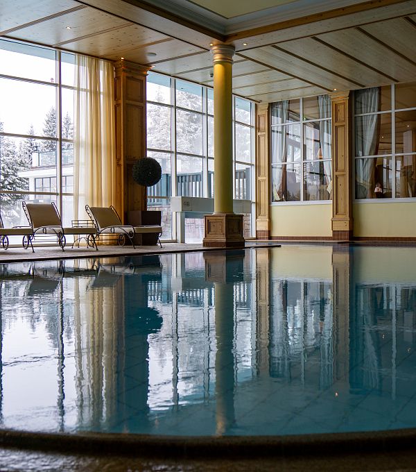 schwimmbad-winter-im-hotel-astoria-seefeld-2