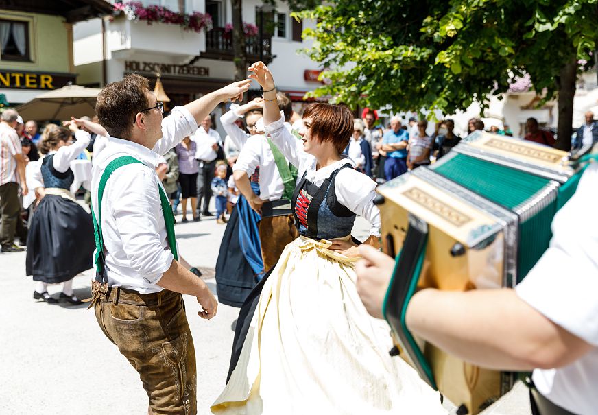 strudelfest-2018-in-seefeld-seefelder-schuhplattler-3