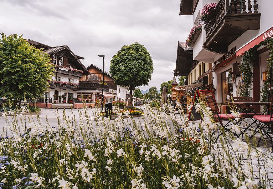 sub1-fussgaengerzone-seefeld-im-sommer-2