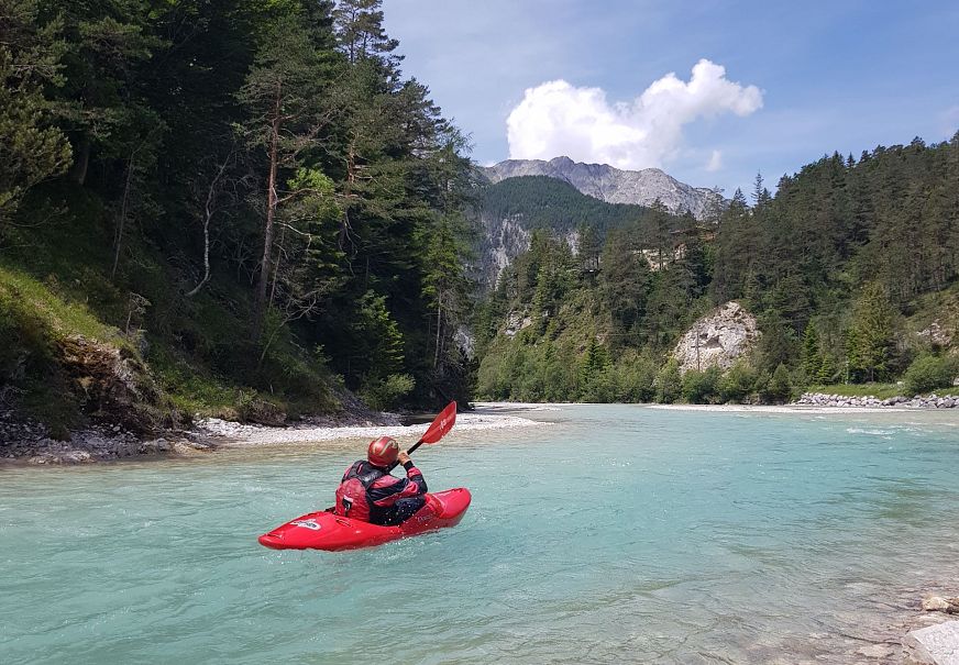 sub1-kajak-in-der-isar