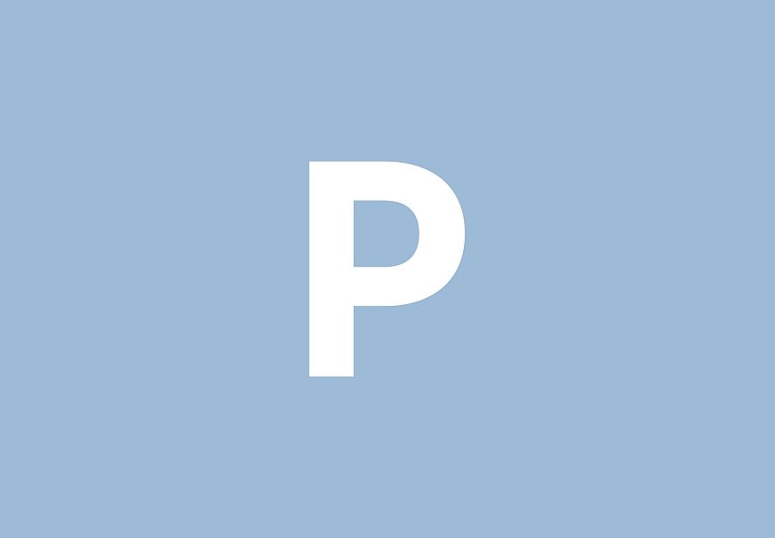 Blauer Hintergrund mit weißem Buchstaben 'P' in der Mitte.