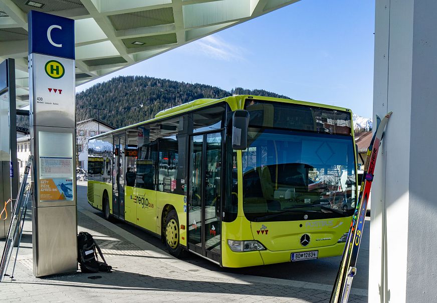 sub1-regionsbus-haltestelle-am-bahnhof-seefeld-3-1-1