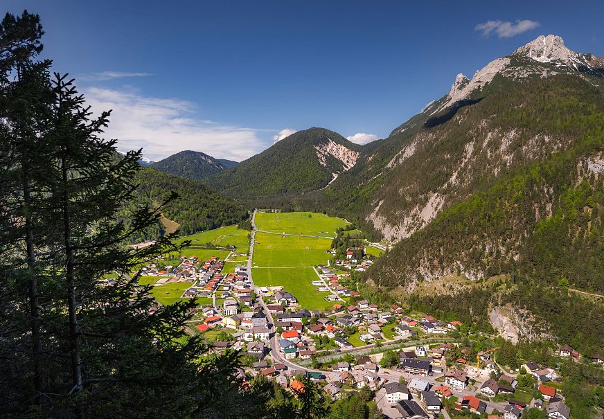 Scharnitz - Wanderung zur Adlerkanzel - Ausblick auf Scharnitz