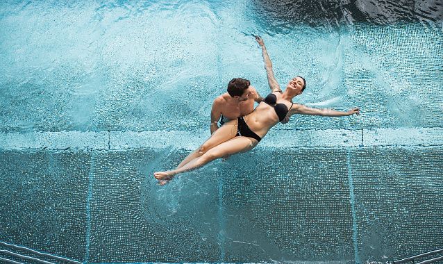 Alpenbad Leutasch ©DavidJohansson - Schwerelos im Pool schweben