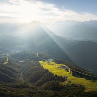 Drohnenaufnahme Seefelder Spitze_Blick auf Rosshütte Mittelstation