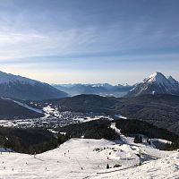 Rosshütte im Winter - Blick auf die Piste und die Region Seefeld