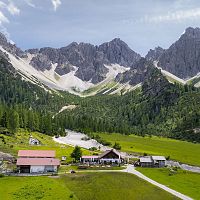 Wanderung zur Eppzirler Alm - Drohnenaufnahme Alm
